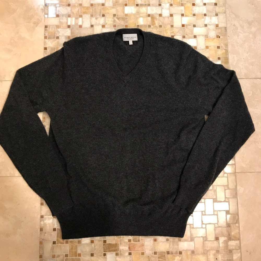 Neiman Marcus Cashmere V-Neck Sweater